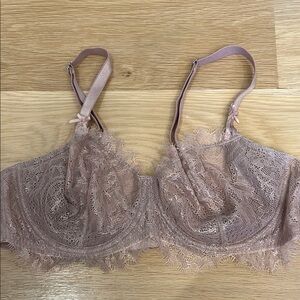 Victoria’s Secret Dream Angels Lace Bra in Lavendar/Pink